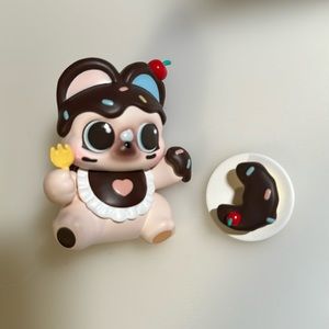 Fubobo Popmart figure